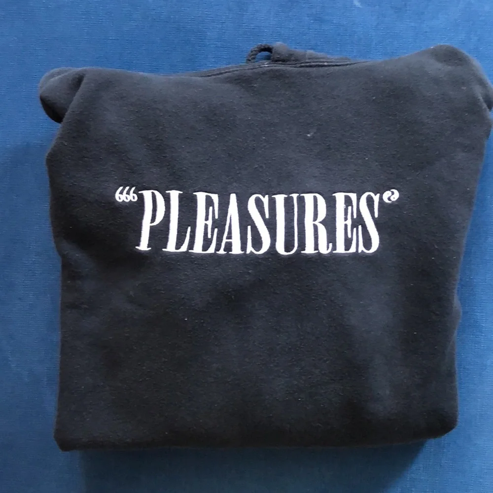 Playboy Pleasures Hoodie size unisex small - Picture 2 of 2